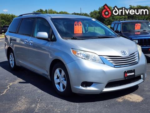 2017 Toyota Sienna2017 Toyota Sienna