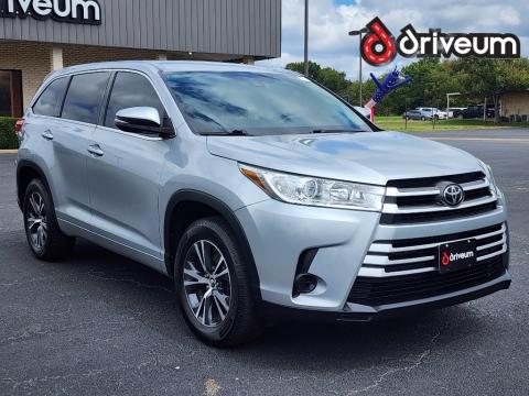 2017 Toyota Highlander2017 Toyota Highlander